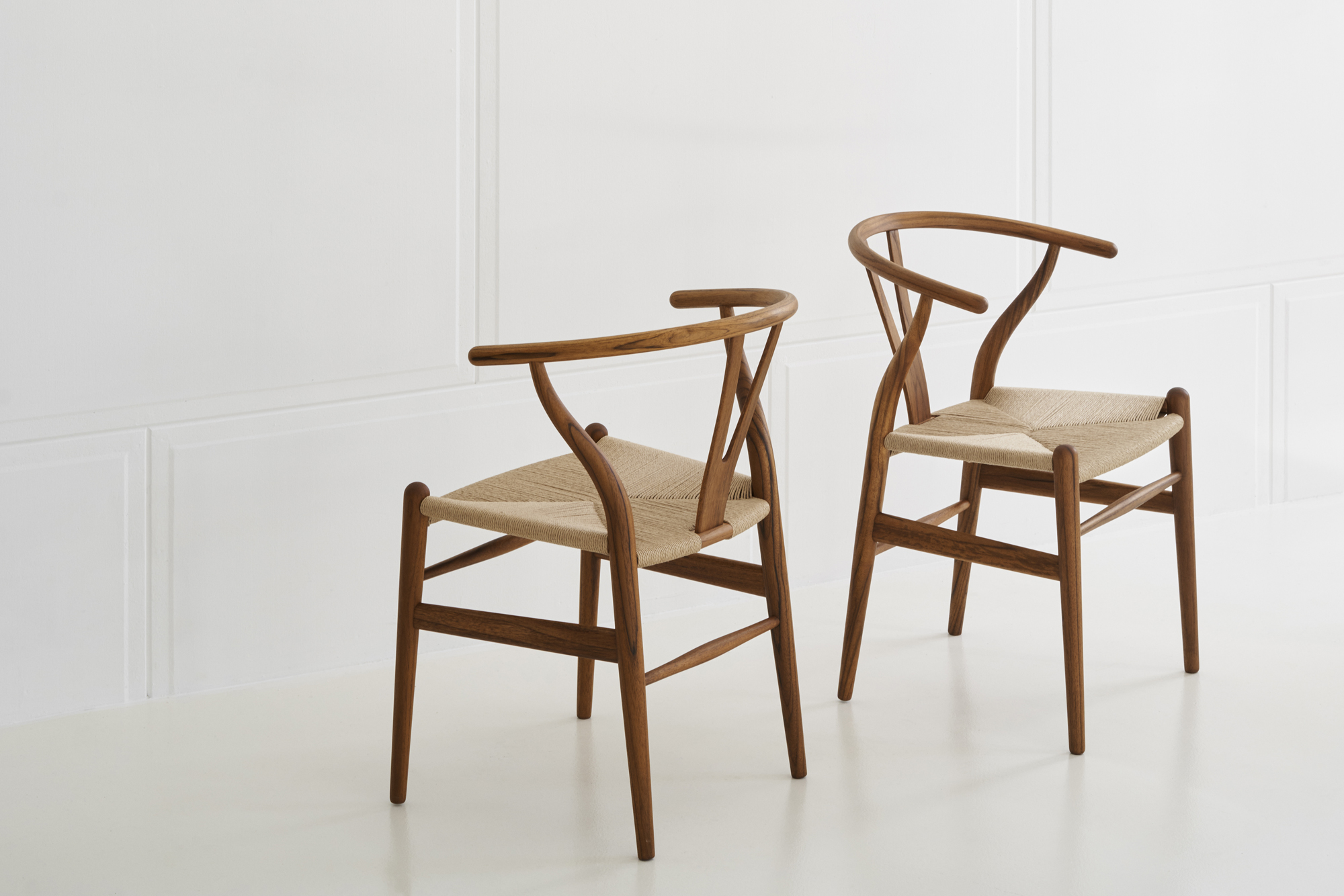 Hans J. Wegner デザインの CH24 | Wishbone chair | SH45 cm を購入 